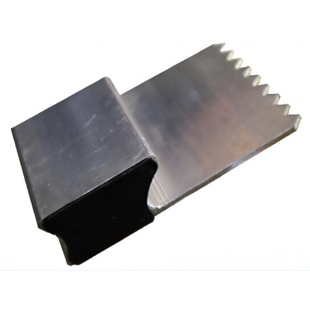 REGLA DE ALUMINIO DE 1,5 m H CERRADA DENTADA PARA YESO Y MORTERO